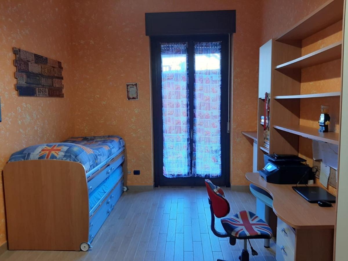 Luxe Apartment Near Milano, Rho Fiera E Mxp ブスト・アルシーツィオ エクステリア 写真