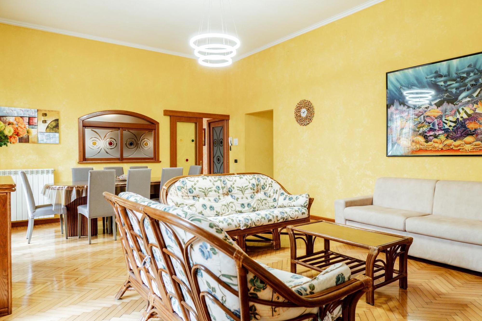 Luxe Apartment Near Milano, Rho Fiera E Mxp ブスト・アルシーツィオ エクステリア 写真