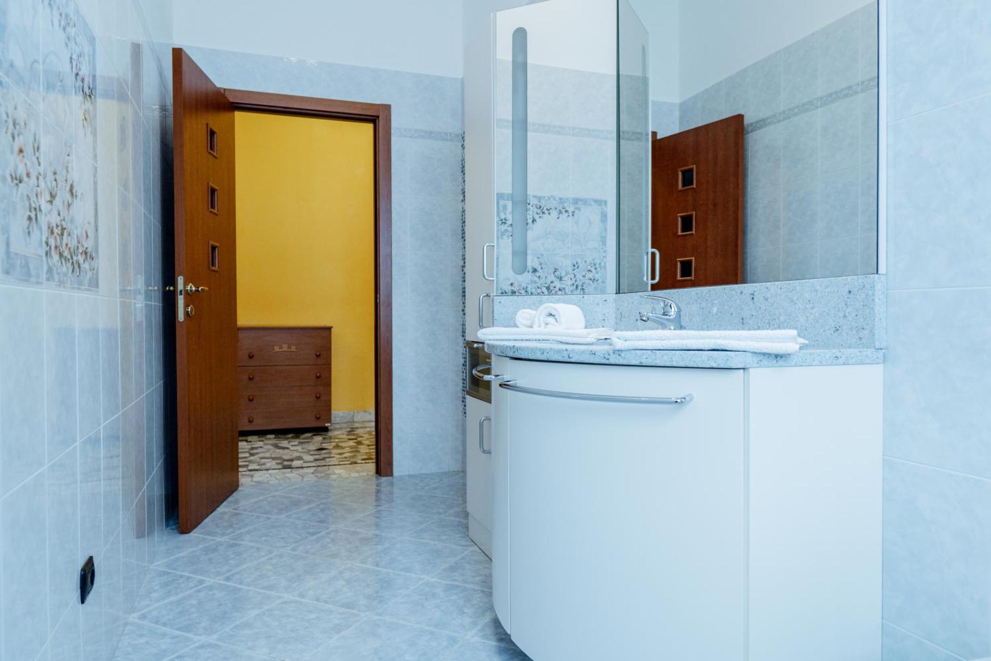 Luxe Apartment Near Milano, Rho Fiera E Mxp ブスト・アルシーツィオ エクステリア 写真